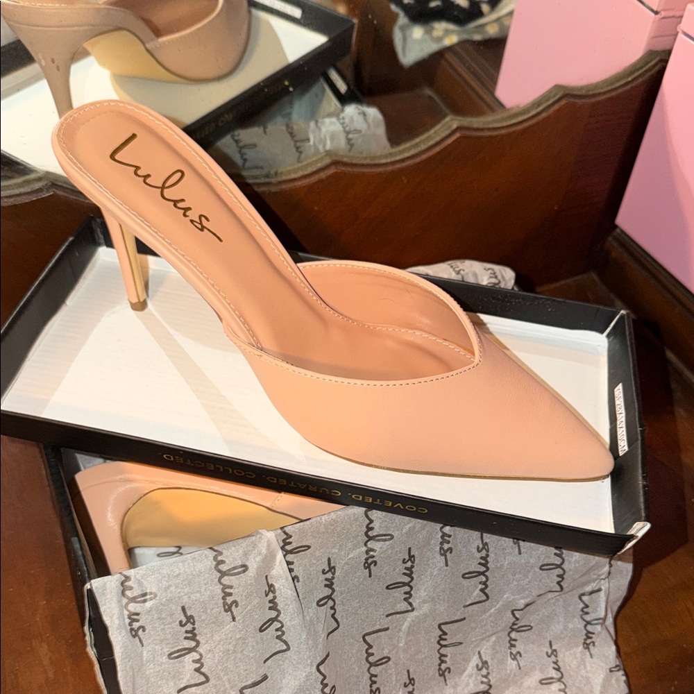 Lulu's Blush Pointed Heels